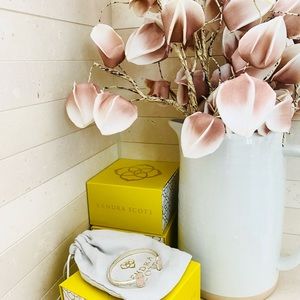 Kendra Scott Elton Cuff gold bracelet in pink quartz. Used in good condition.